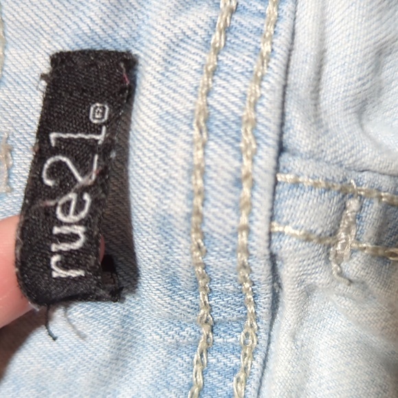 Shorts - Picture 4 of 5